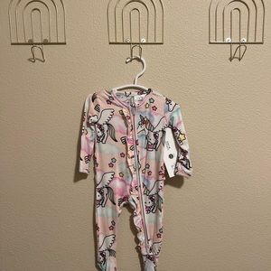 Posh Peanut × Hello Kitty Ruffle Zip Footie - 0-3M